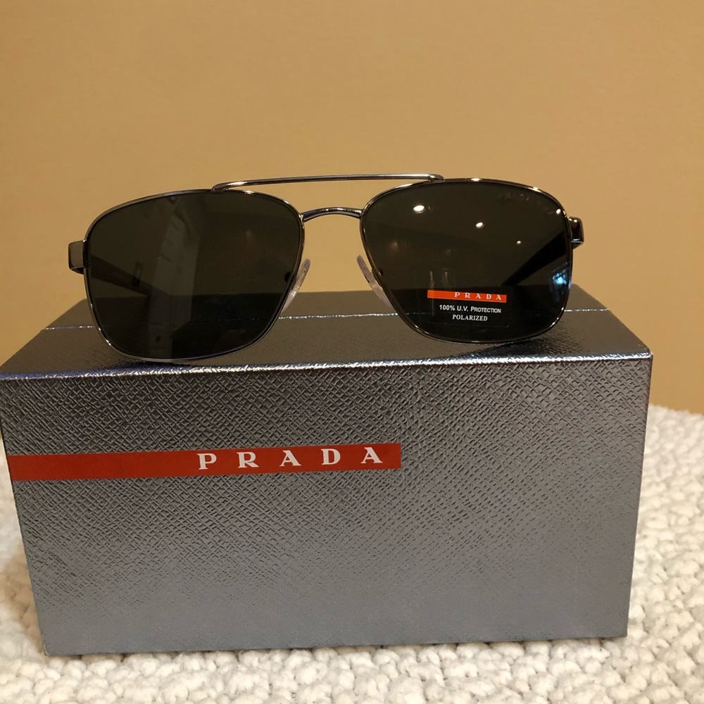 MENS PRADA POLARIZED SUNGLASSES